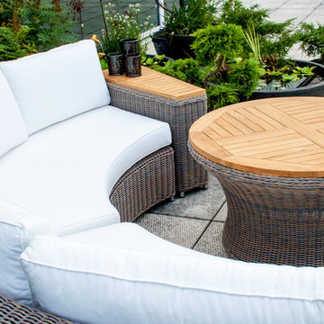 OUTDOOR LIVING