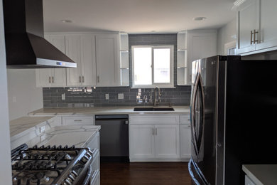 Transitional home design photo in San Diego