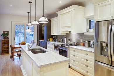 Example of an ornate kitchen design in Toronto