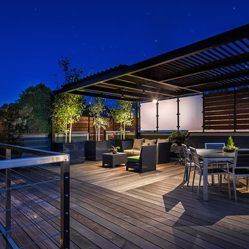 Andersonville Flexible Deck and Garage Space