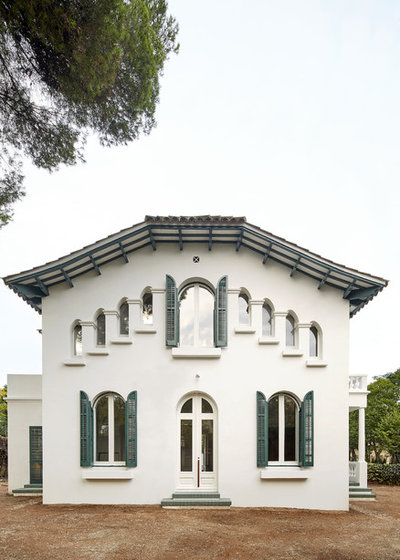 Современная классика Фасад дома by Arquitectura-G