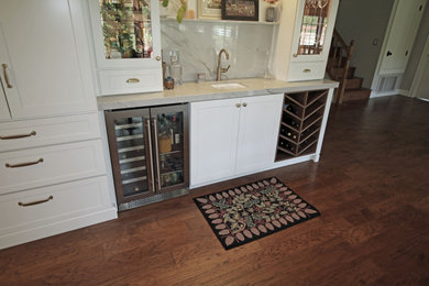 Country kitchen photo in Sacramento