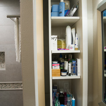 Contemporary and Organized Bathroom