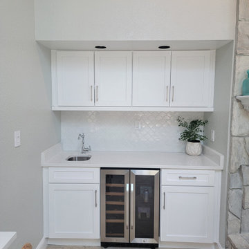Designers Choice Cabinetry - Longwood Atlas 231 FP Radiant White