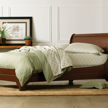 Stratford Sleigh Bed- Medium Mahogany