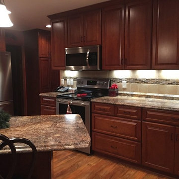FINISHED PROJECT, ALDER CABINETS IN THE KITCHEN