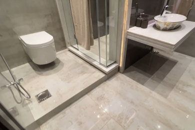 Minimalist bathroom photo in Bengaluru