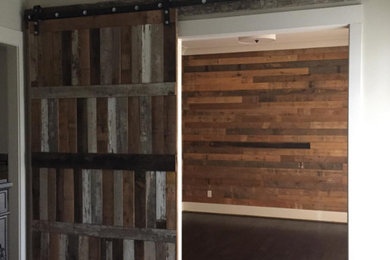 Entryway - industrial entryway idea in Birmingham