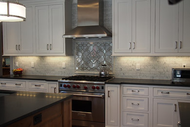 Inspiration for a timeless kitchen remodel in New York