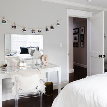 Teen Girl Black/White/ Gray Bedroom