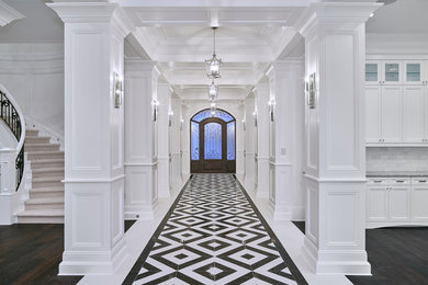 Entryway - traditional entryway idea in Edmonton