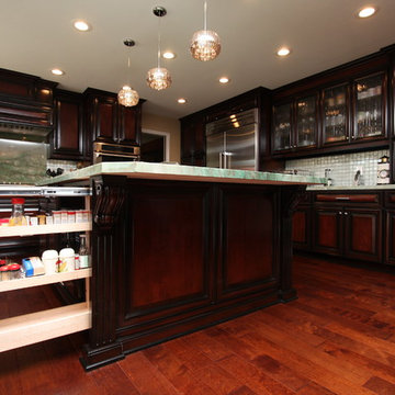 Magnificent 2-tone Cherry Finish Kitchen