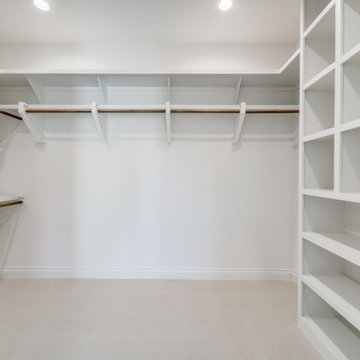 Spanish: 3,430 ft², 4 BR/3.5 BA/1 ST