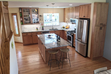 Example of a classic kitchen design in Denver