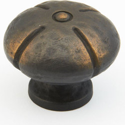 Schaub: Knobs and Pulls - Bouton de Meuble
