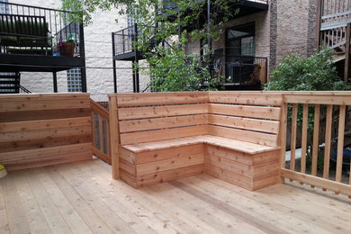 Example of a minimalist deck design in Chicago