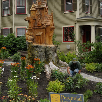 Planting to Highlight Yard Sculpture