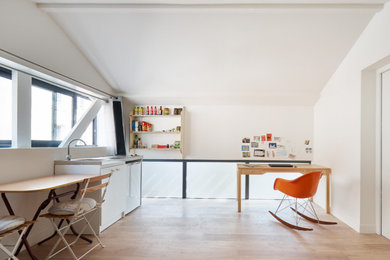 パリにあるおしゃれなホームオフィス・書斎の写真