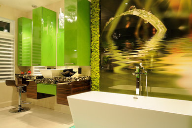 Inspiration for a contemporary home design remodel in Montreal