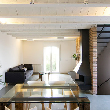 HOUSE REBUILT FOR A RURAL GUEST HOUSE IN SANT CLIMENÇ