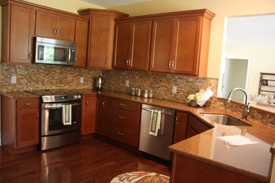 Kitchen - transitional kitchen idea in Boston