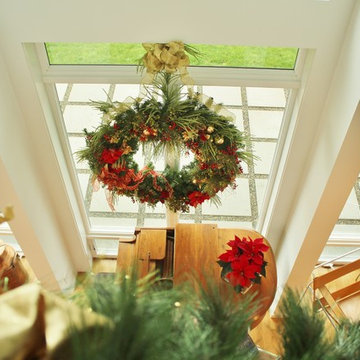 Decorating a Modern & Contemporary Home for the Holidays