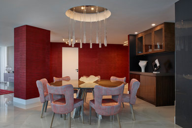 Dining room photo in Miami