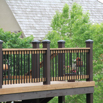 Rodriguez - Deck lighting using low voltage lighted post caps.