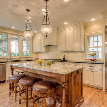 South Minneapolis Tudor Kitchen/Amusement Room Addition