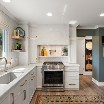 Starmark Maple Wales Marshmallow Cream and Moss Green Kitchen