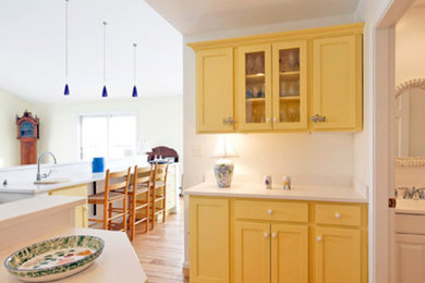 Example of a classic kitchen design in Portland Maine
