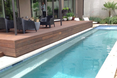 Inspiration for a modern deck remodel in Atlanta