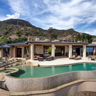 Modern Indoor-Outdoor Living with a Pacific Rim Influence