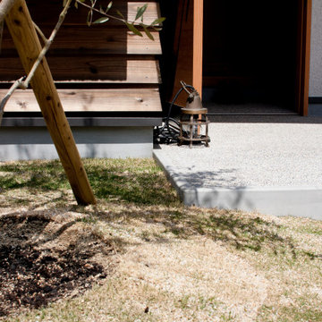 SRhouse ワイルドなオークの質感を中心にデザインした家