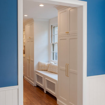 Striking Kitchen in Blue and White