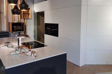 Moderne Küche in Sonstige