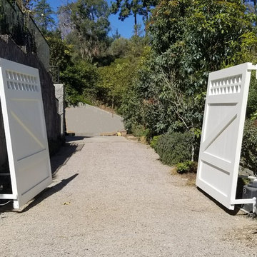 White Uphill Gate
