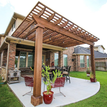 Pergola and Outdoor Kitchen: Fulshear, TX