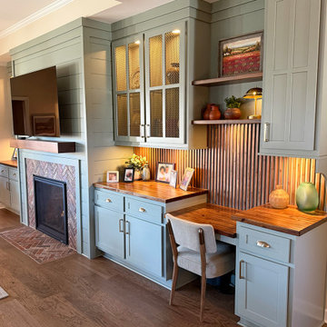 Cottage-Style Living Room & Built-ins in Hermitage, TN