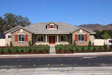 Inspiration for an exterior home remodel in Los Angeles
