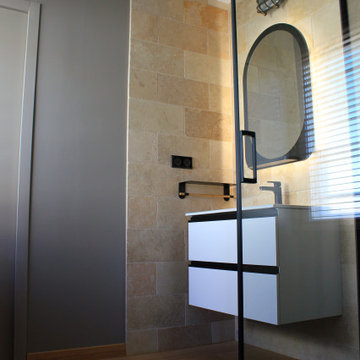 Salle de bain en travertin