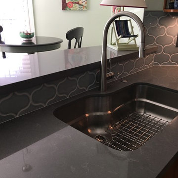 Modern Backsplash With Unique Pattern Designs GIve A Cozy Feel