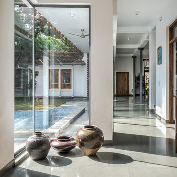 The Foyer with a View, Navovado