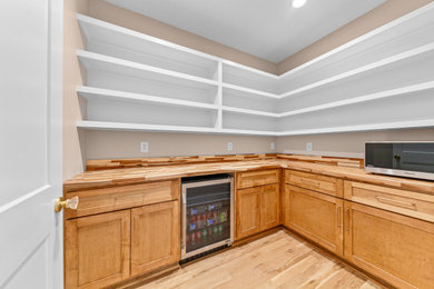 Minimalist kitchen photo in Nashville