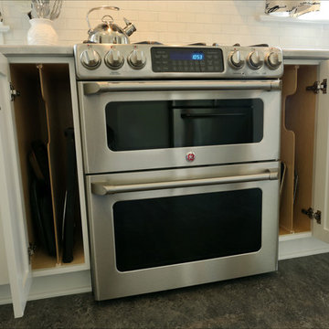 Alameda Kitchen Remodel Black and White Finishes