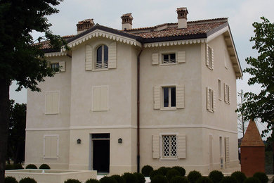 Immagine della facciata di una casa country