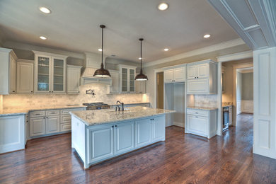Elegant kitchen photo in Houston