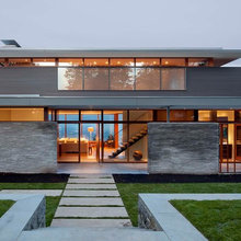 Stairs/Foyer