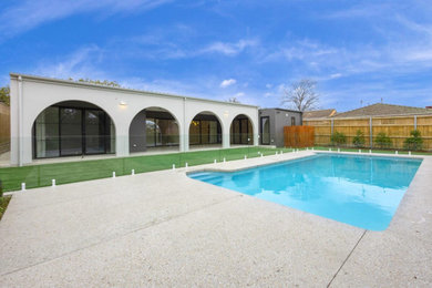 This is an example of a mediterranean pool in Melbourne.