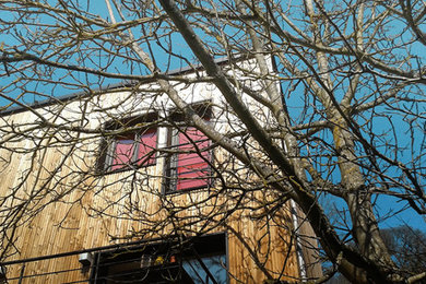 Aménagement d'une façade de maison contemporaine.